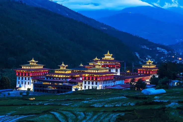 Tashichho-Dzong-Thimphu-at-night